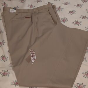 Wrangler Pleated Relaxed Fit Pants